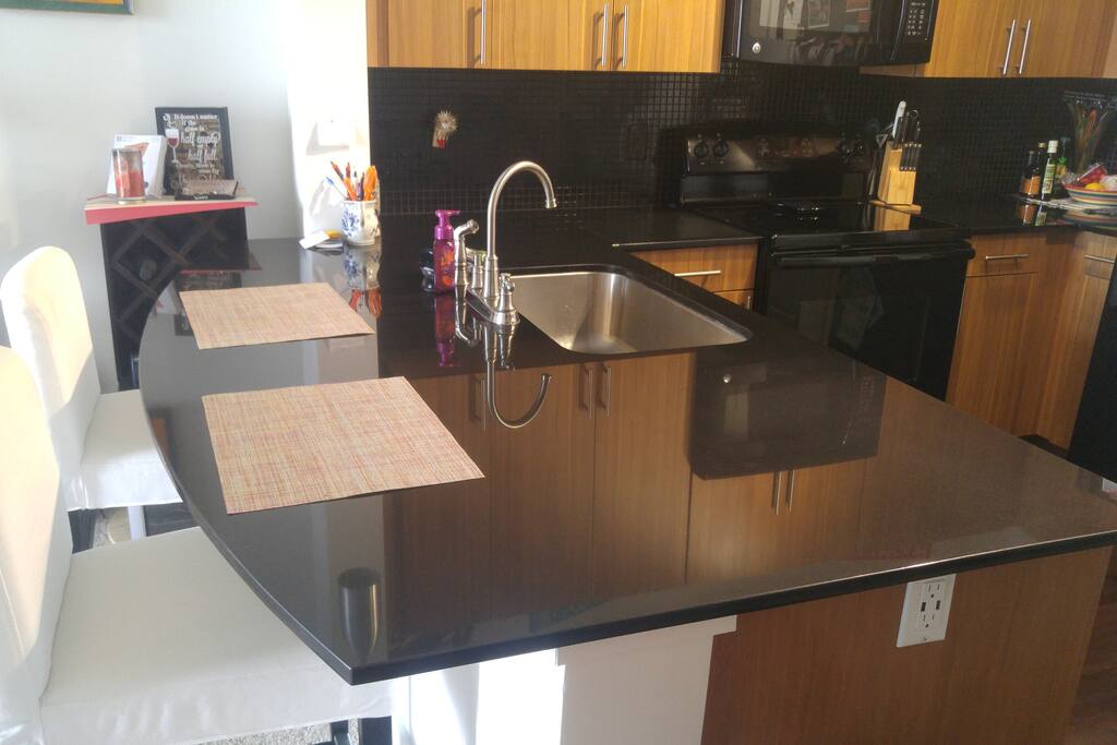 Kitchen Breakfast Bar