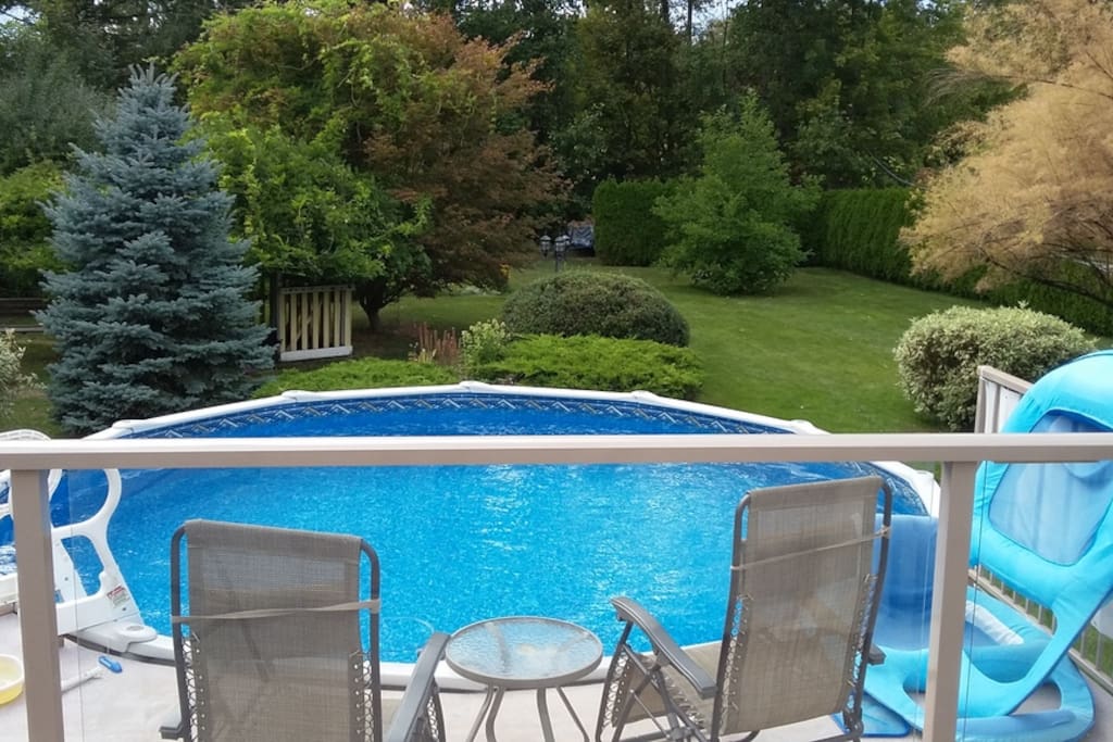 small lower deck to pool