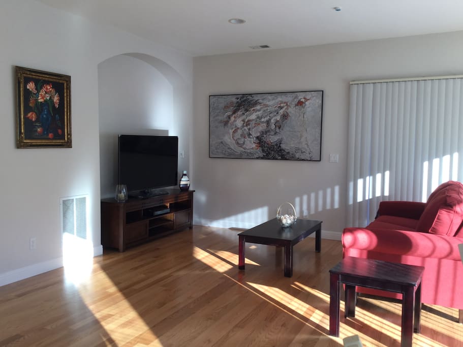 Sleeper sofa and Cable TV available in living room