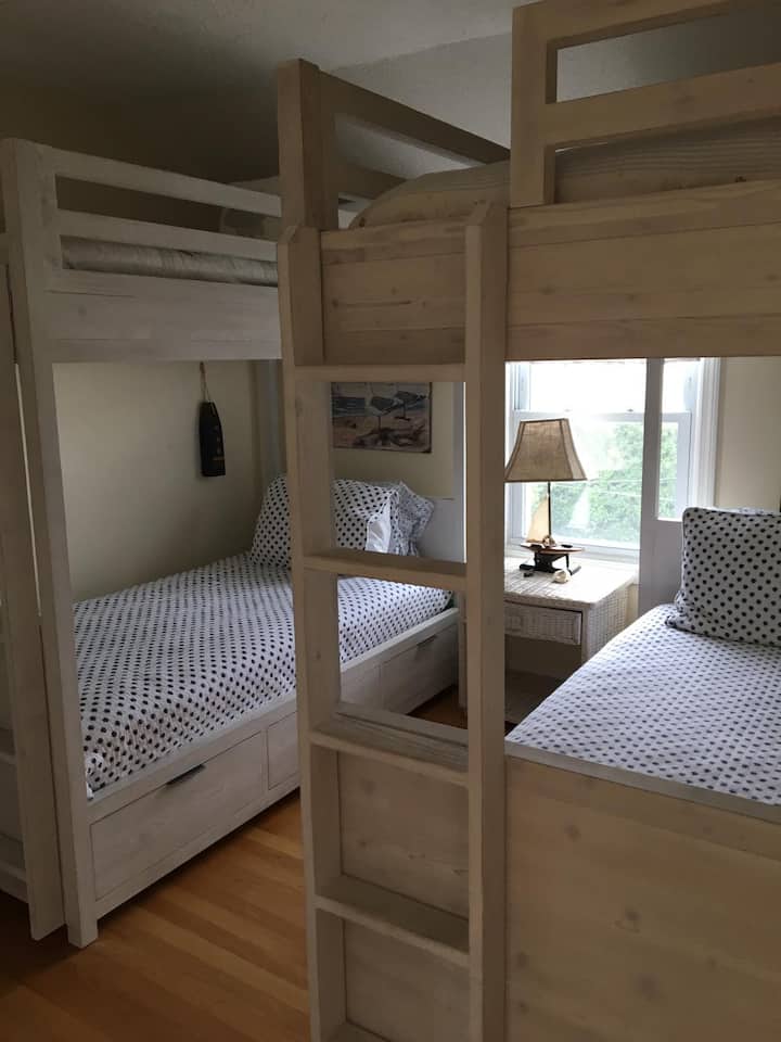 Spálňa na strednom/2. poschodí #3