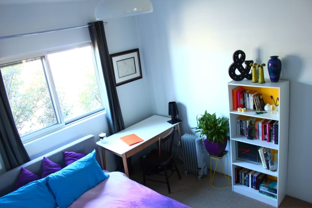 Own bedroom with desk & Queen sized bed