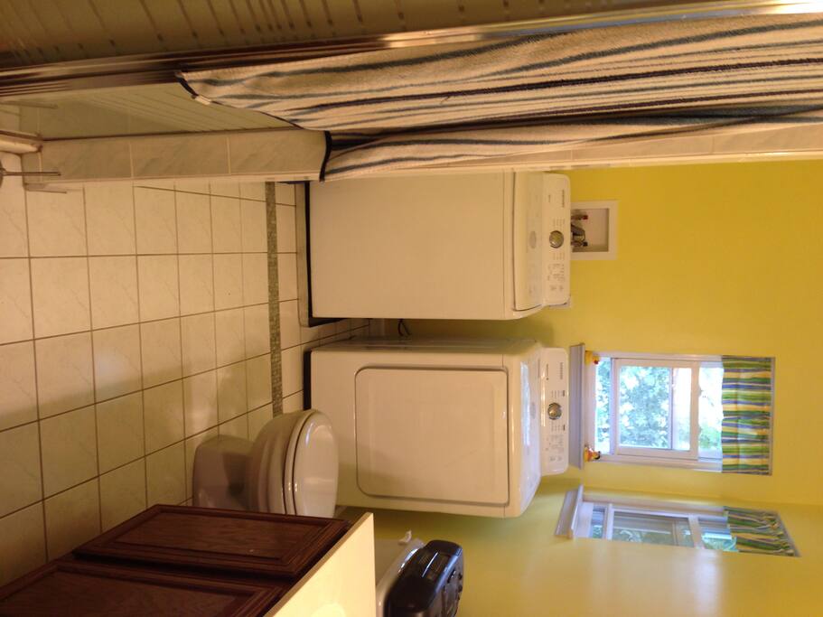 Bathroom/laundry room