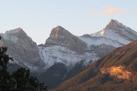 Magestic Views, Luxury and Comfort Await You!