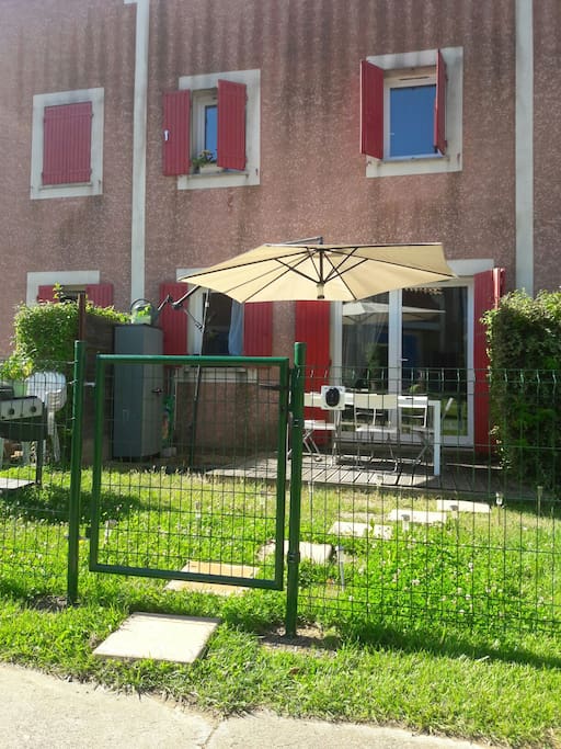 façade, jardin et terrasse