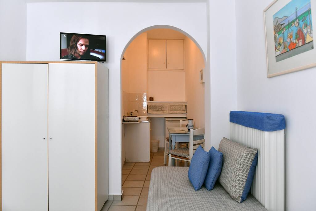 The room with view of the kitchen