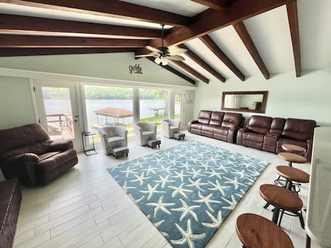 The Sandbar Cottage on Lake Freeman