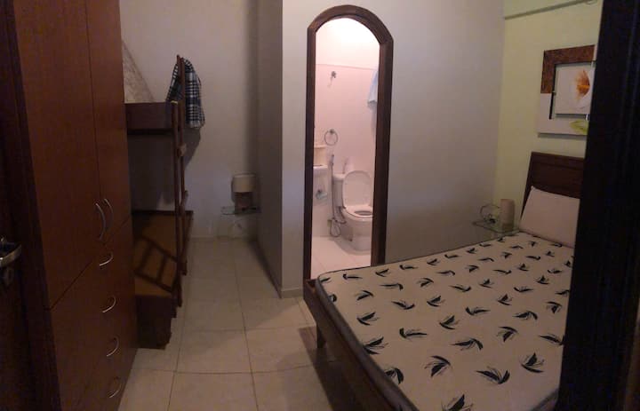 Izba v apartmáne - dvojlôžková izba + 1 poschodová posteľ