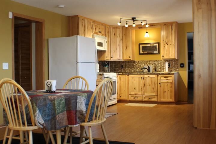 Private, Spacious Lakeside Suite