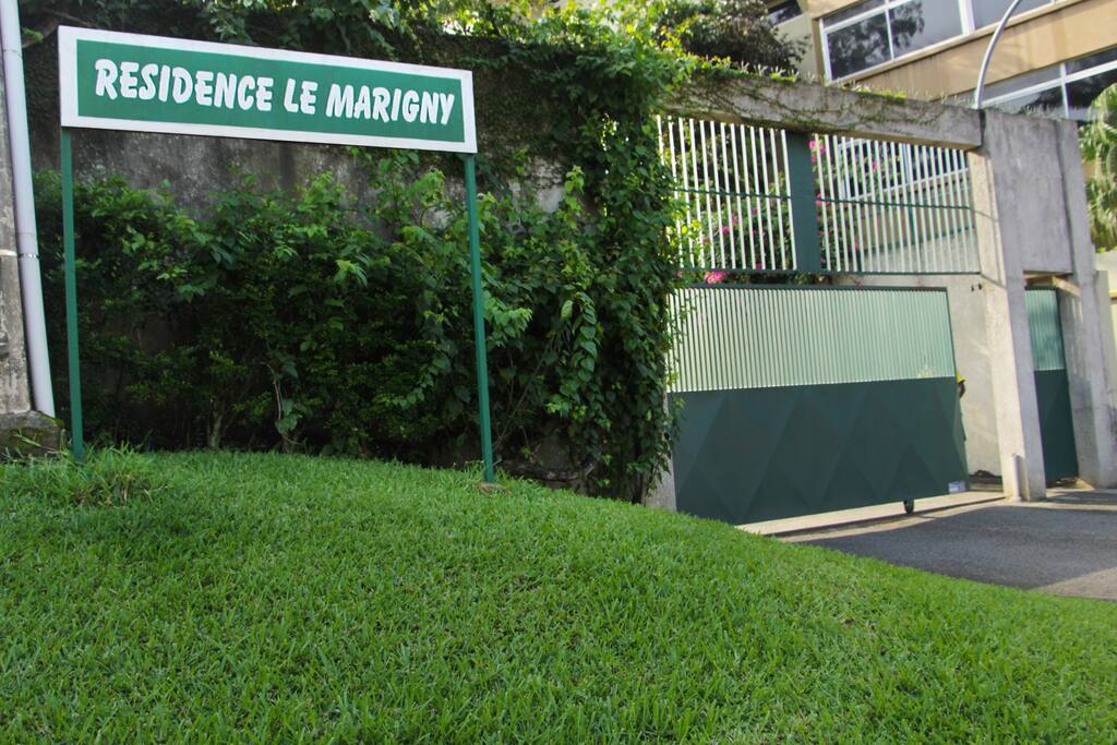 Entrée De La Residence le Marigny