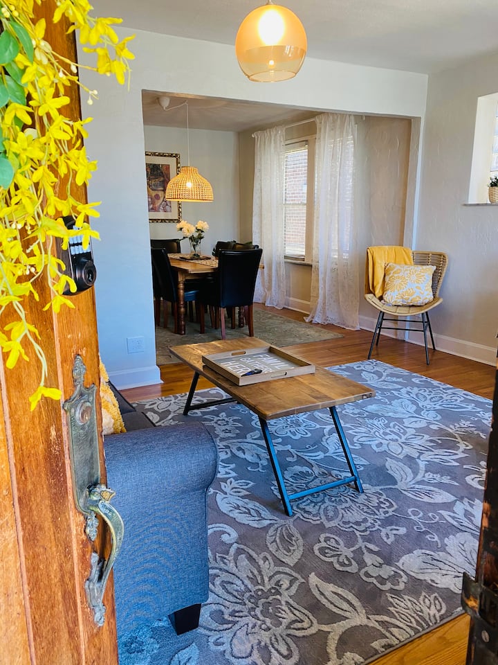 English Tudor Duplex -1st Fl Beautifully Updated - St. Louis, MO