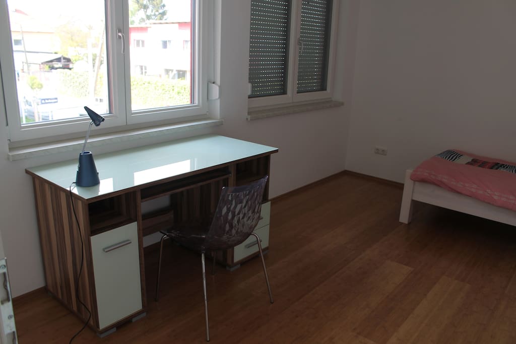 Desk (room, 1st floor)