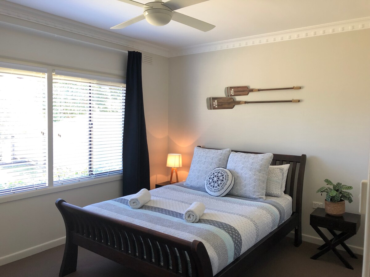 Wonthaggi Pet Friendly CottageSTAY 4 get 2 FREE! Houses for Rent in