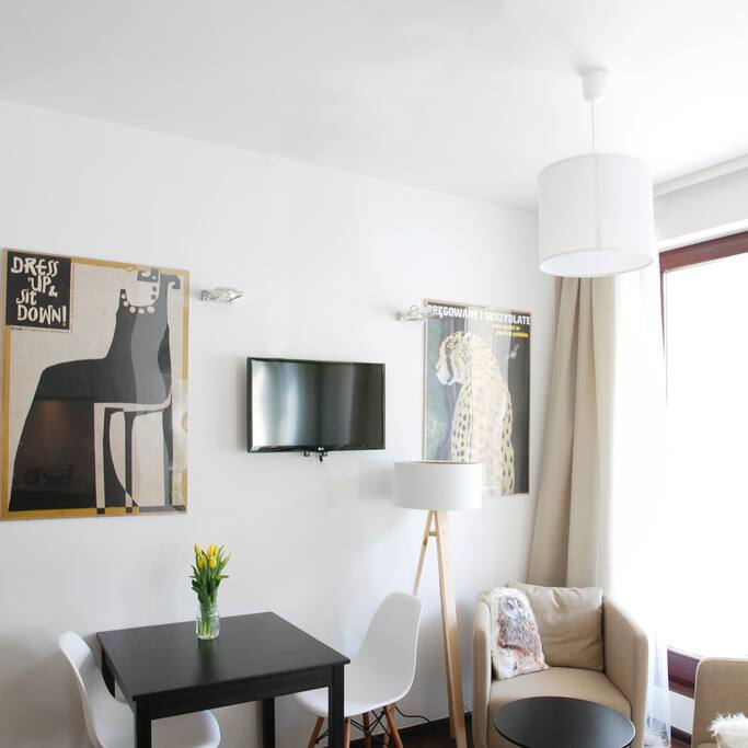 Art Wall and TV