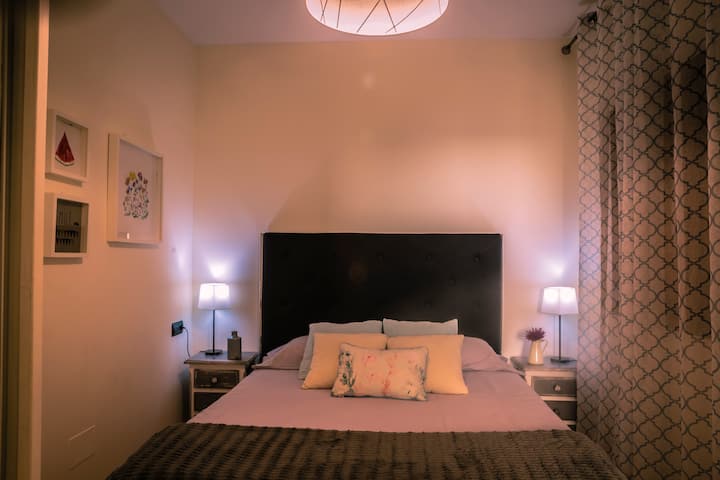 Charming Bedroom - Dormitorio 