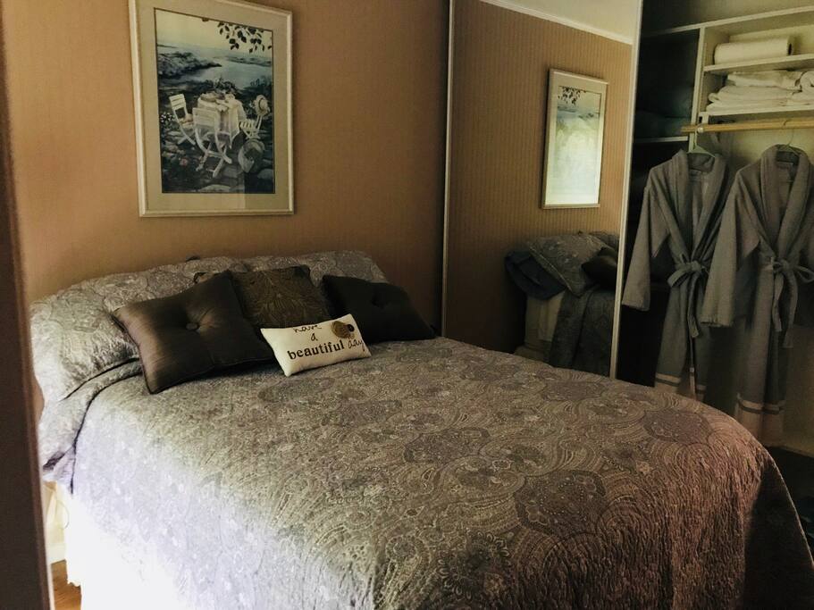 Loads of closet space, bath robes, extra blankets. Along with a view of the back garden. Black out shade, quiet room.