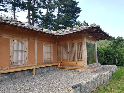 Haneul Solhak Minbak Solchae, a house with nature