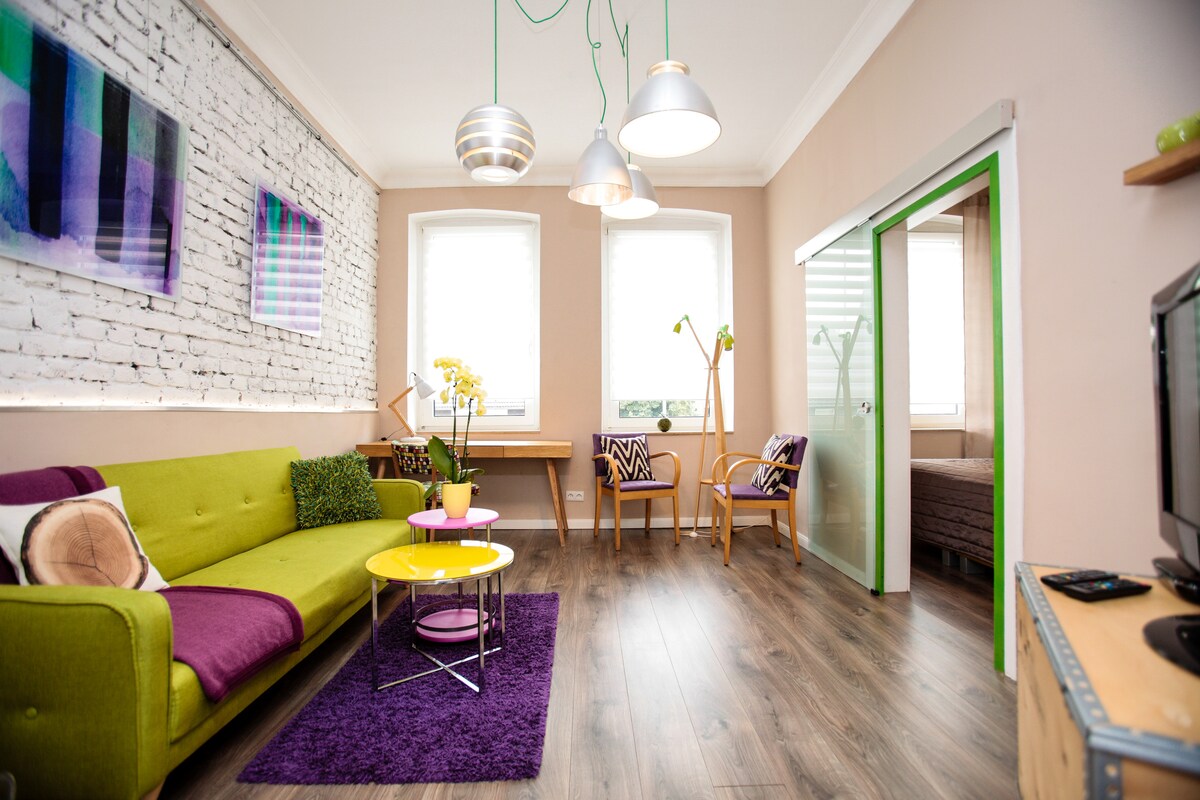 Popular Airbnb listing: 3 Apples Design Apartment 8 in Ostviertel