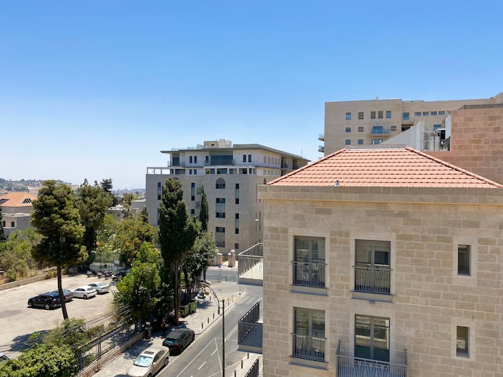 Stylish 1 BR Ha-Nevi'im Mt Olives-view balcony Apt