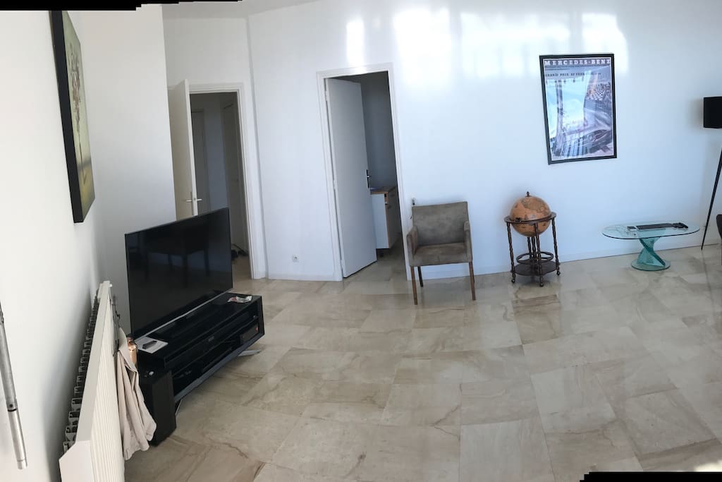 Lounge (with sofa bed)