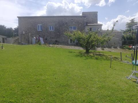 Ardèche, Pretty Apartment in the middle of Orchards