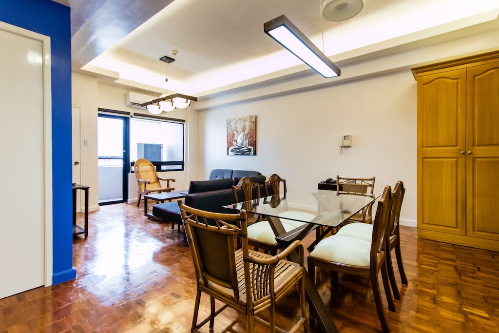 Very Large Living Room with 2 sofa beds