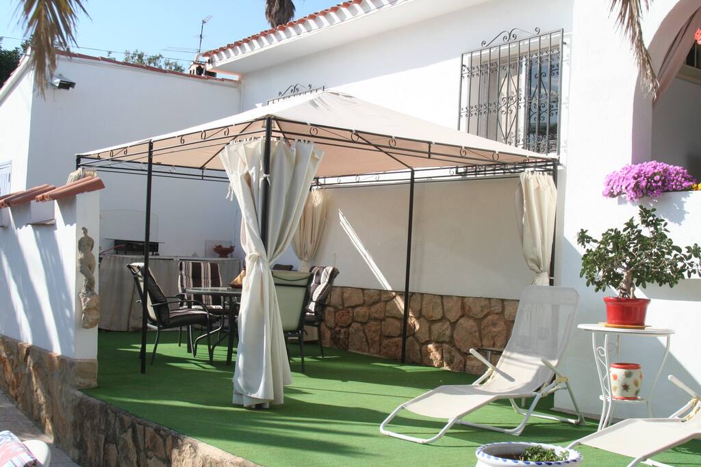 TERRASSE COIN BARBECUE