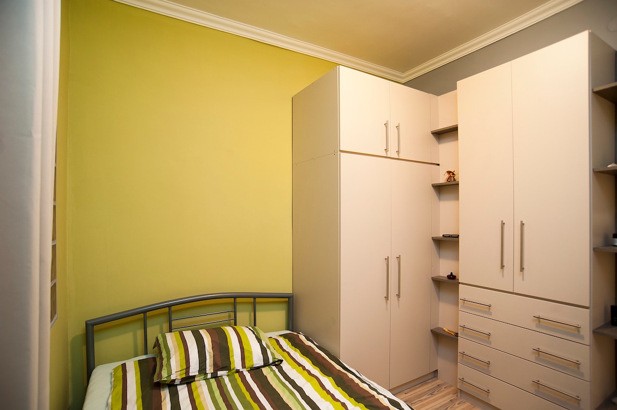 غرفة منفصلة 