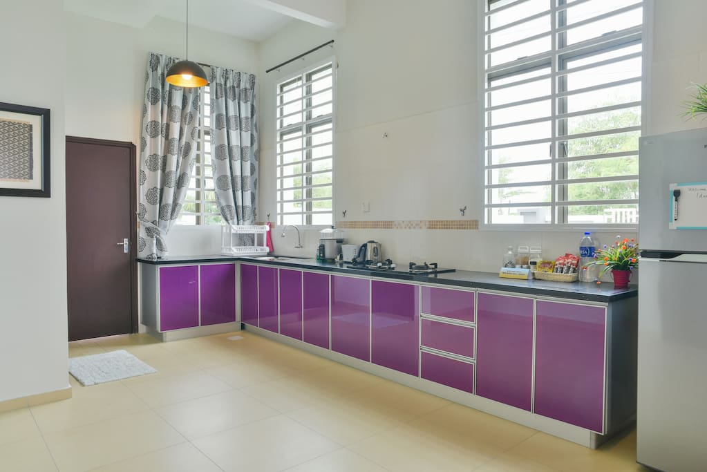 Fully equipped modern kitchen