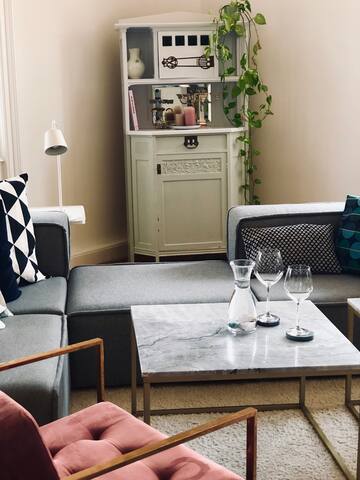 Grand residence with terrace near Opera gallery image 5