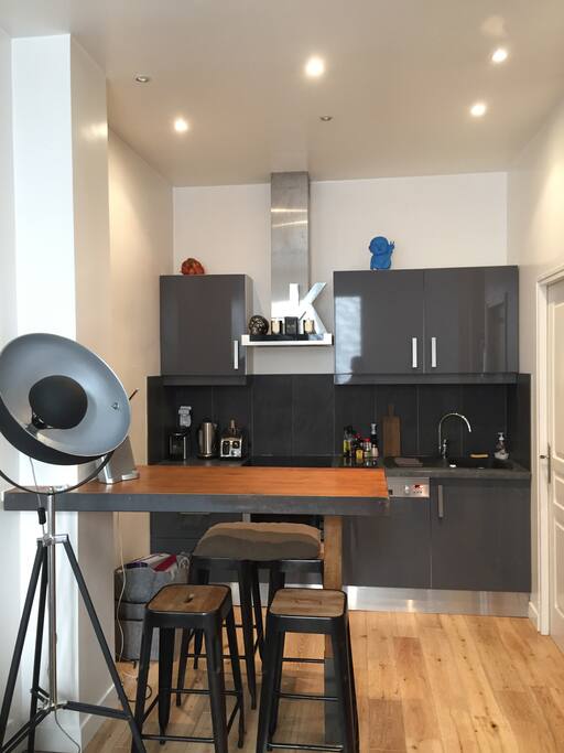 Kitchen and Bar.