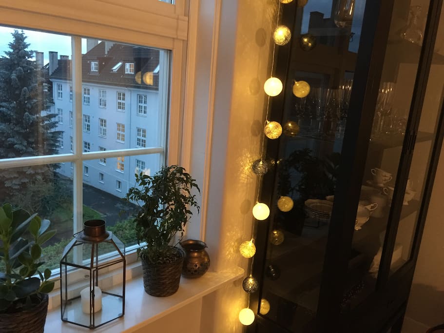 3. Etasje ut mot rolig hage/ bakgård med lekeplass