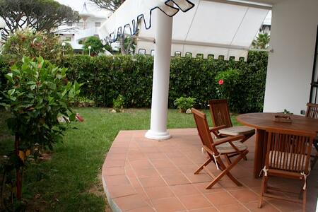 Top 20 urbanización novo santi petri vacation rentals, vacation ... Adosa muebles de sala