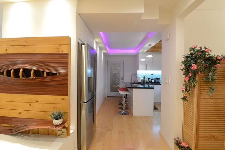 LUXURY HOUSE+POOL in West LA/Santa Monica gallery image 3