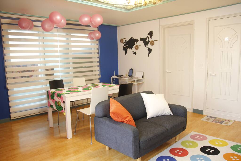 Modernistic and spacious livingroom