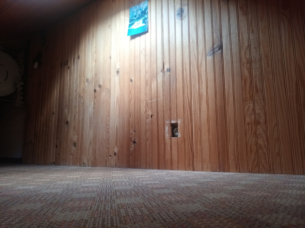 Mezzanine (dyshek tek)