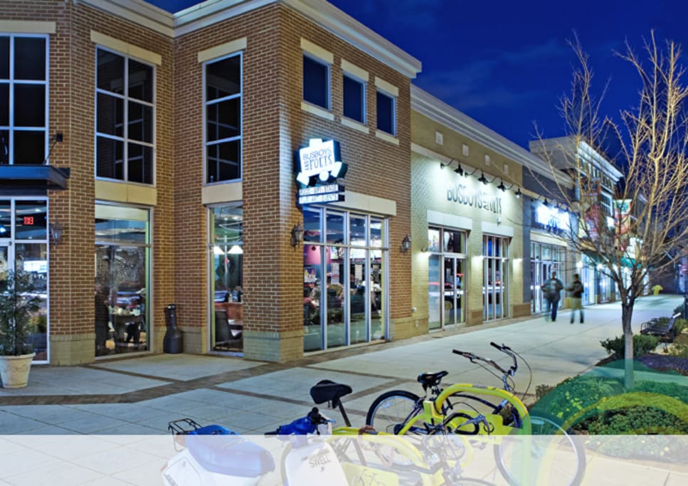 Restaurants Outside of Building Entrance