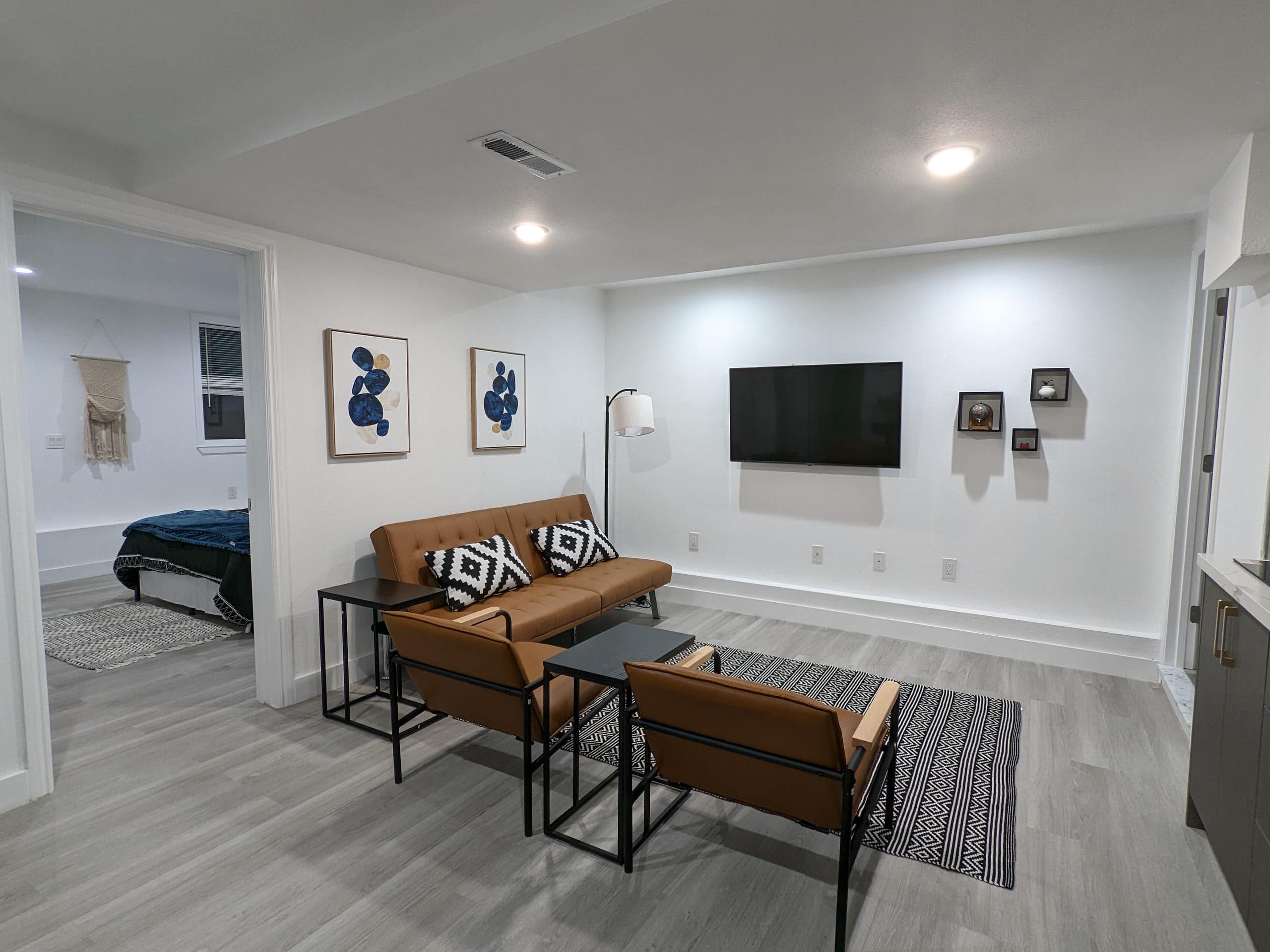 Home in San Francisco · ★4.89 · 2 bedrooms · 3 beds · 1.5 baths - Image 6