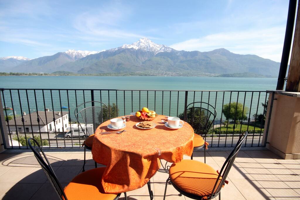 room enough for 4 people to eat outside