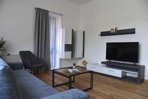 Big Apartment in town centre with parking.