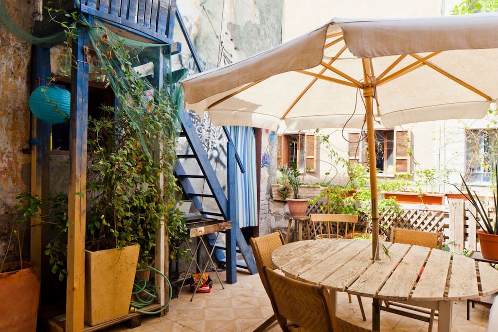Entrance to the room from outdoor balcony