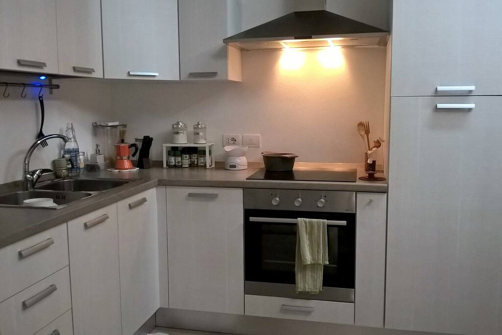 cucina ad induzione e lavastoviglie