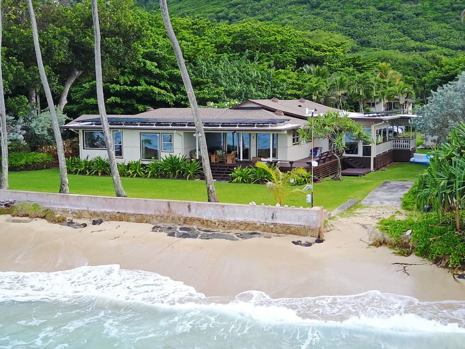 4 Bed, 3 Bath, Beachfront, Secluded beach, Mountain view, Peaceful,Central air