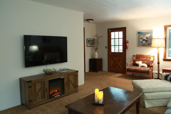 Nordwald Haus With Sauna - Near Trails - Sleeps 8 - Marquette, MI