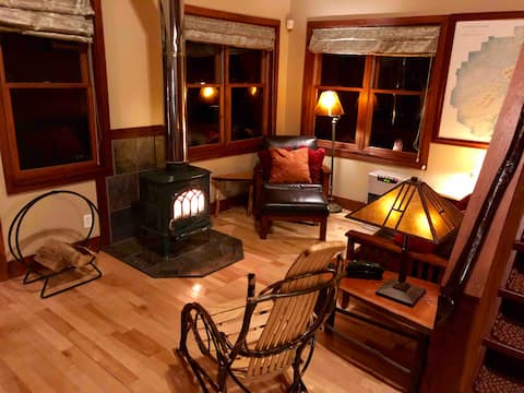 Top Airbnb: Owl's Head Cabin · ADK High Peaks Trails & Brook in Adirondacks