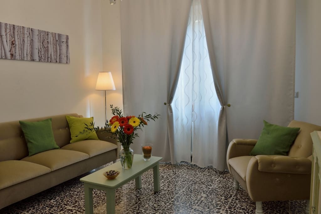 Il salotto - The living room