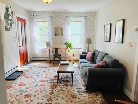 1000sq.ft Relax at Lareau. Downtown Lebanon.