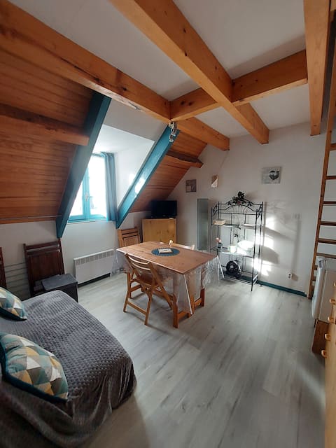 Pleasant Bright Studio