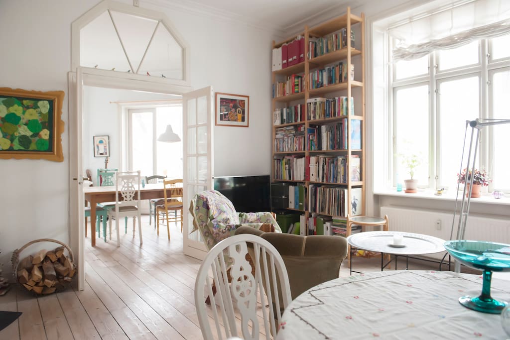 living room with wiev to dining room