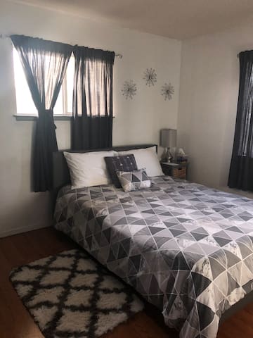 Modern Bedroom. Free Transportation to Disneyland!