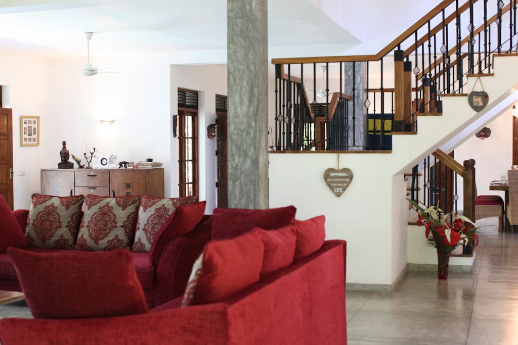 open plan living & dining area